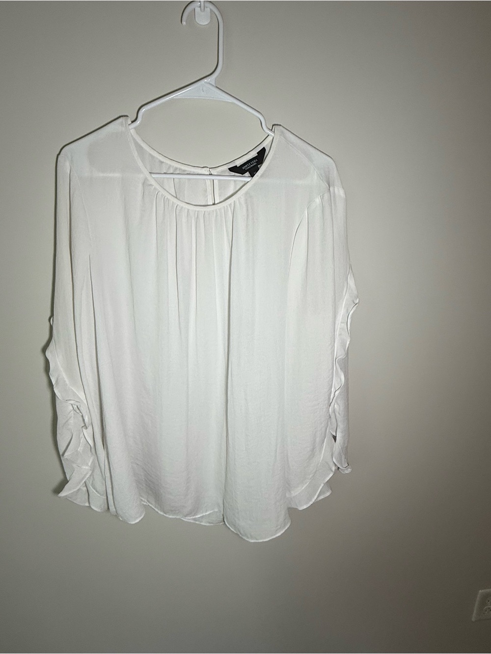 Simply Vera Vera Wang White Flowing Pleated Round-Neck Blouse